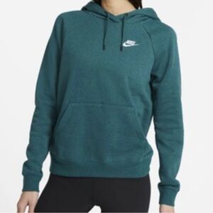 Nike Women’s Essential Fleece Sweatshirt